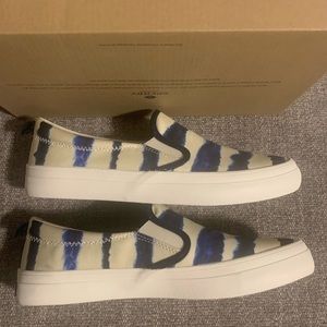 Sperry women’s slip on size 9